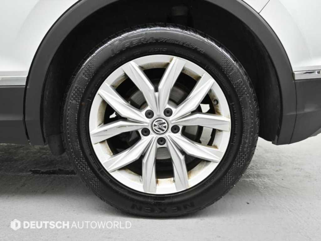 Volkswagen Tiguan - Vista 5