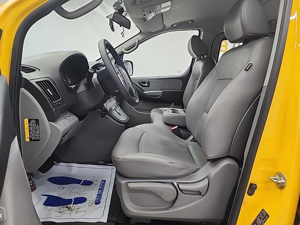 HYUNDAI Starex - Vista 11