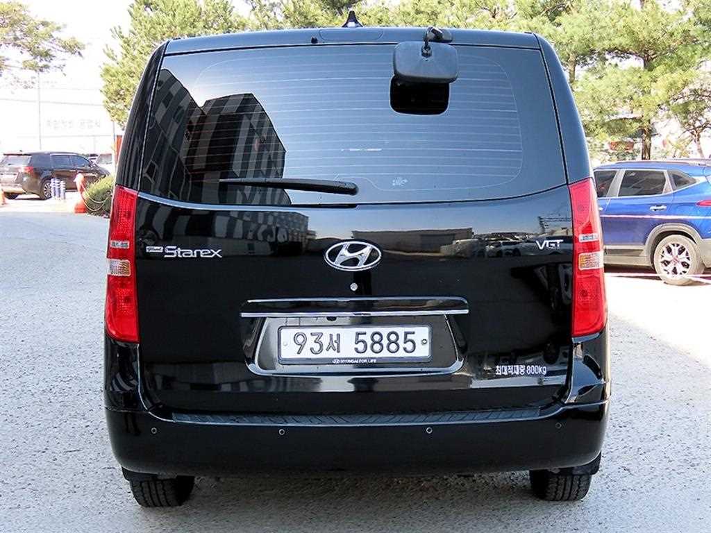 HYUNDAI Starex - Vista 4