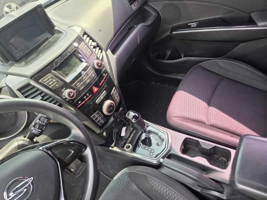 Ssangyong Tivoli - Vista 8