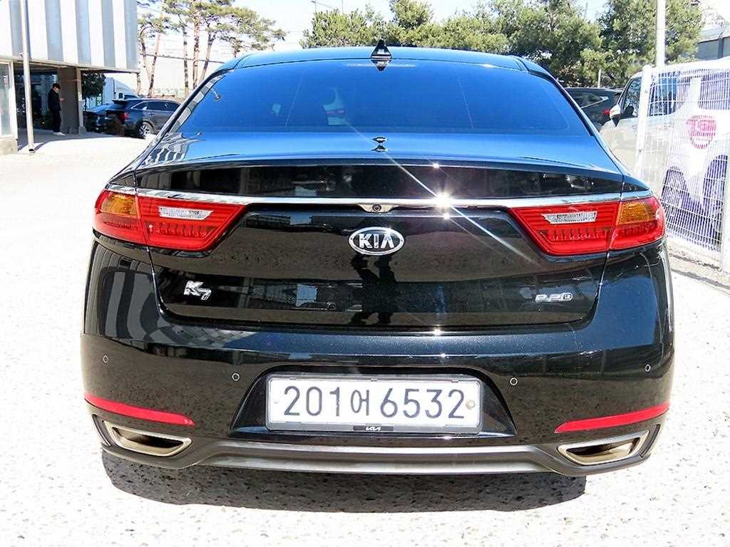 KIA K7 - Vista 4