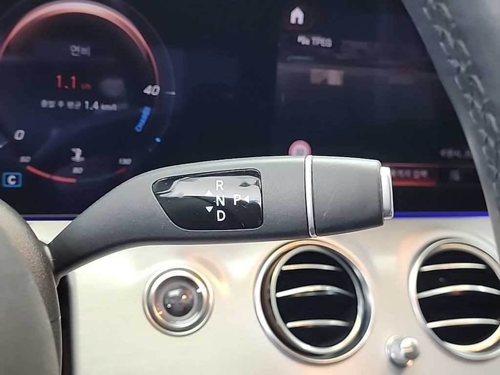 Mercedes Benz E class - Vista 8