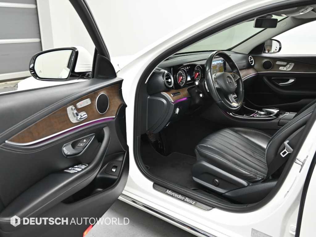 Mercedes Benz E class - Vista 11