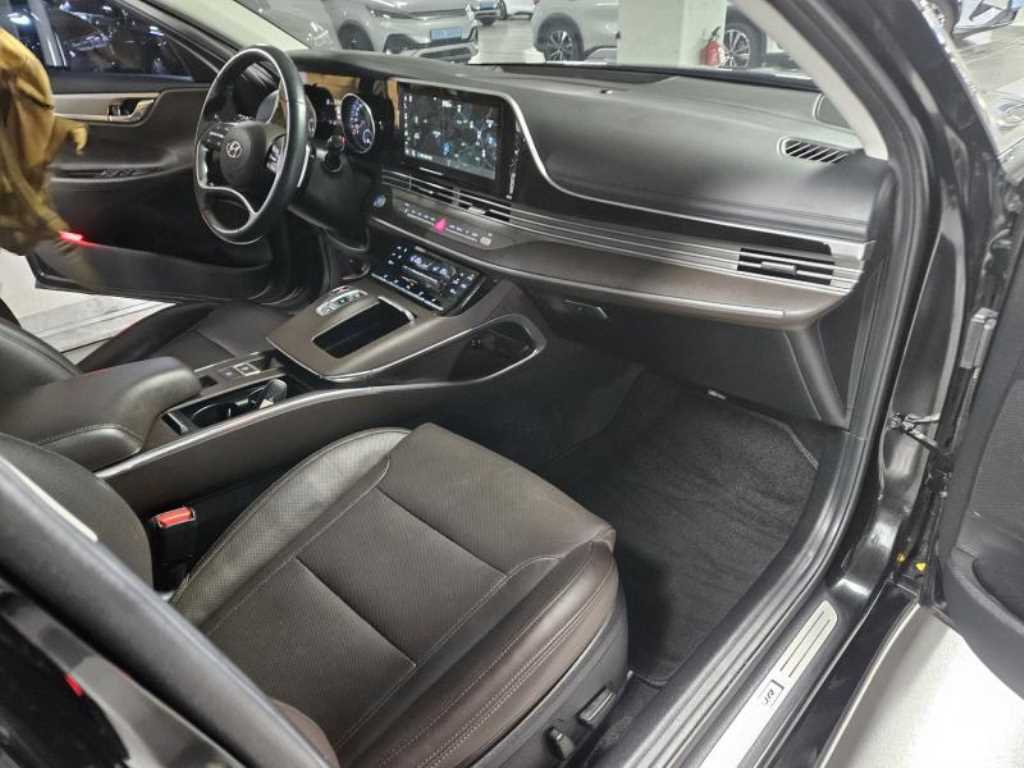 HYUNDAI Grandeur - Vista 11