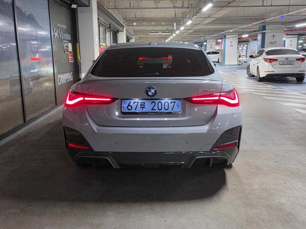 BMW i4 - Vista 5