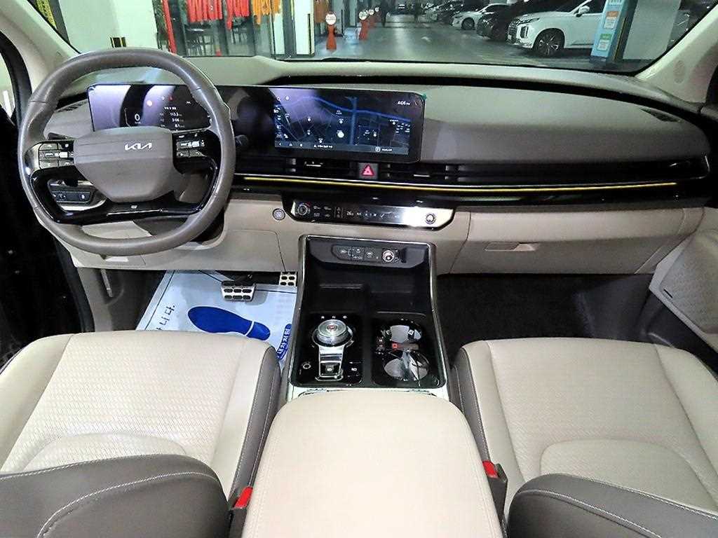 KIA Carnival - Vista 10