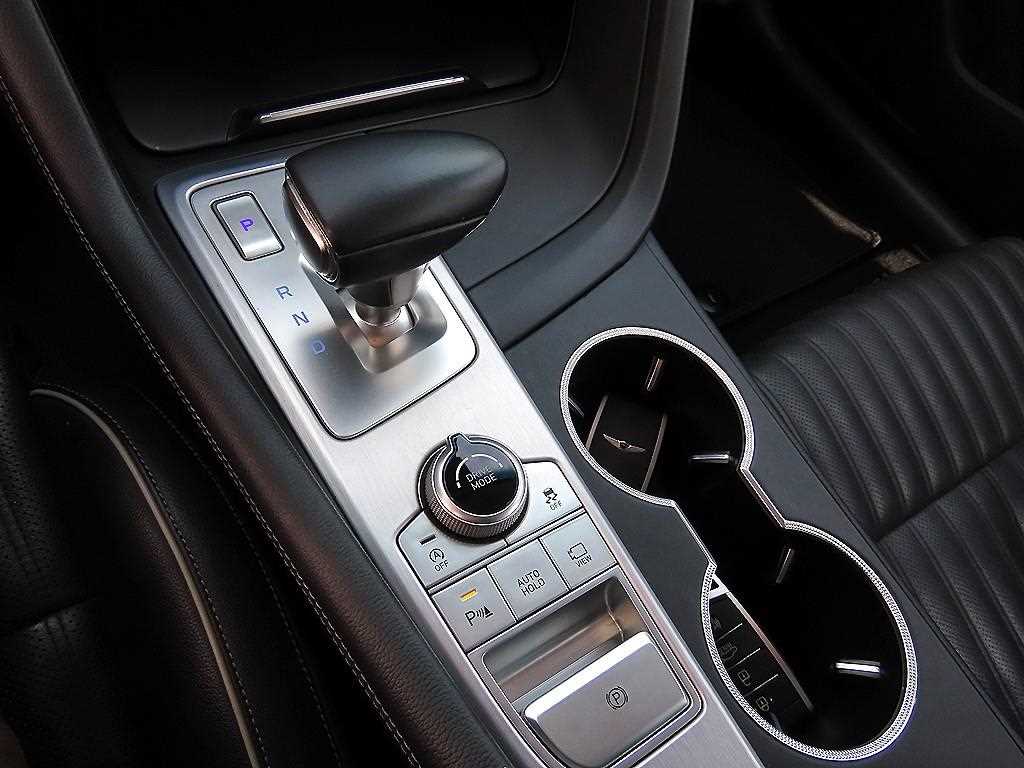 Genesis G70 - Vista 10