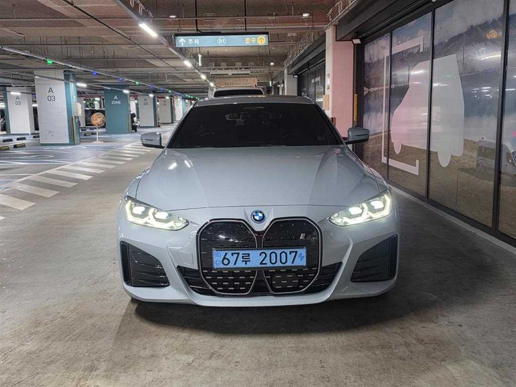BMW i4 - Vista 2