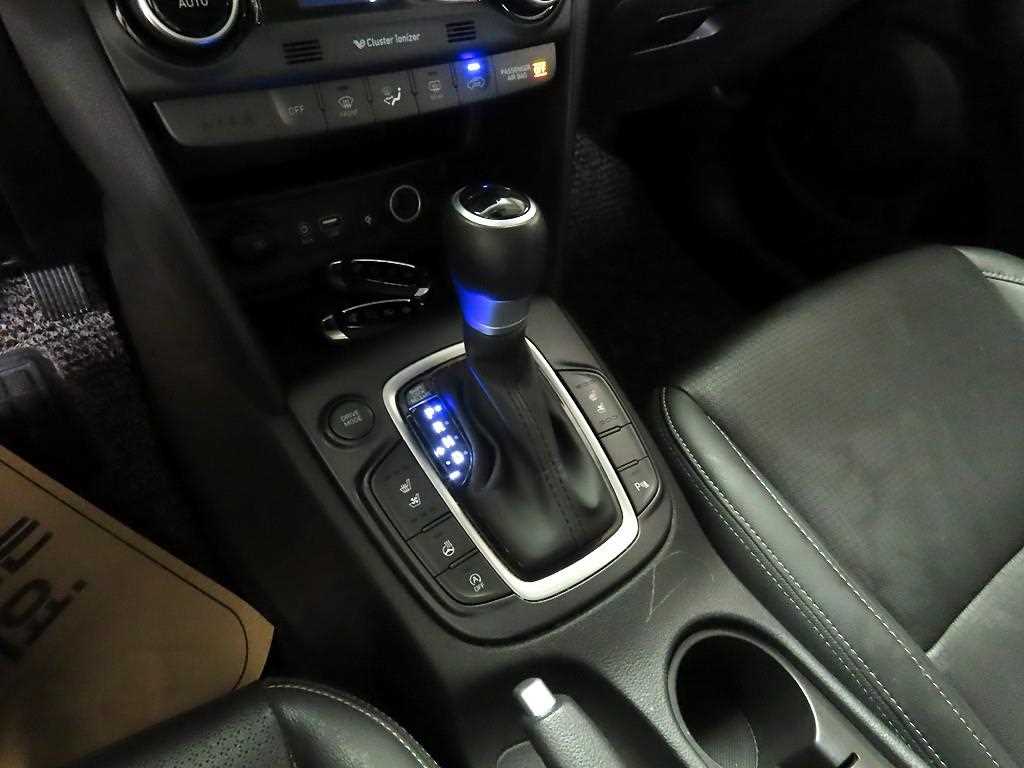 HYUNDAI Kona - Vista 12