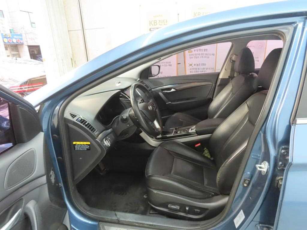 HYUNDAI i40 - Vista 5