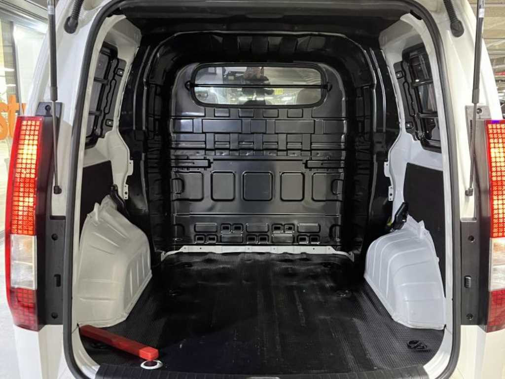 HYUNDAI Staria - Vista 6