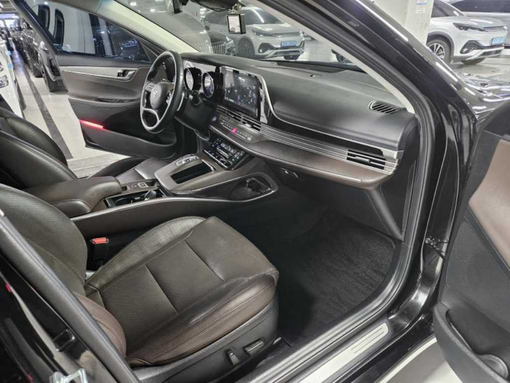 HYUNDAI Grandeur - Vista 6