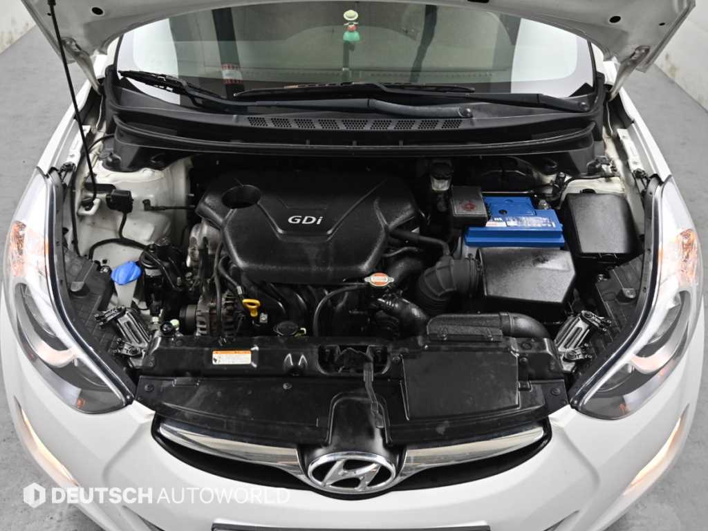 HYUNDAI Avante - Vista 6