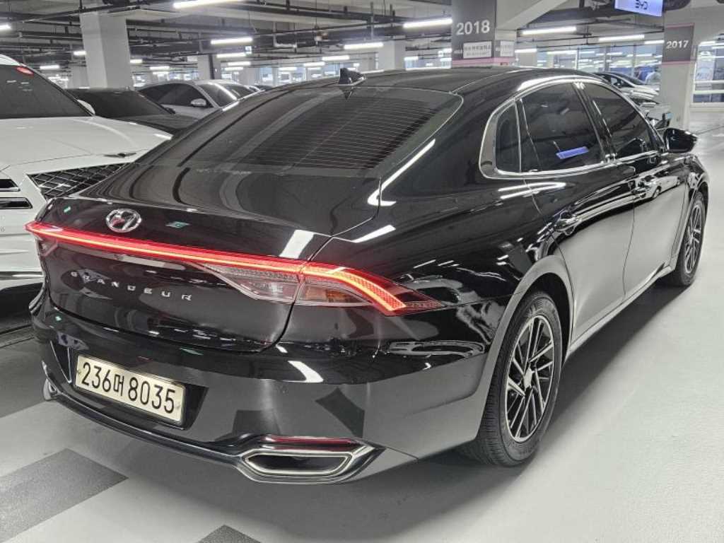 HYUNDAI Grandeur - Vista 4