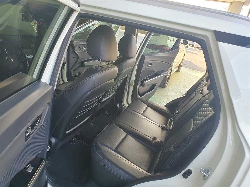 Ssangyong Tivoli - Vista 9