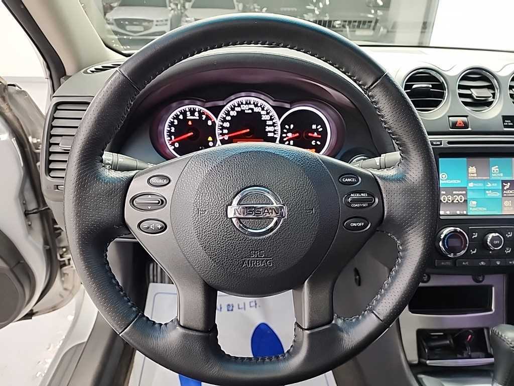 Nissan Altima - Vista 9
