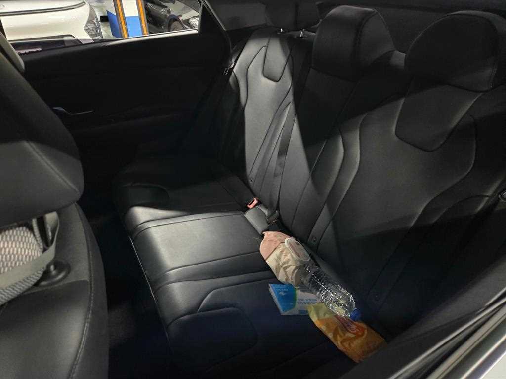 HYUNDAI Avante - Vista 7