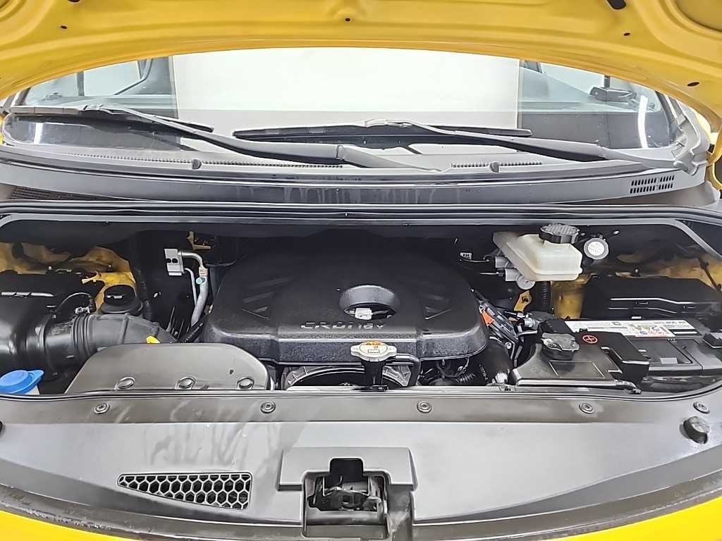 HYUNDAI Starex - Vista 5