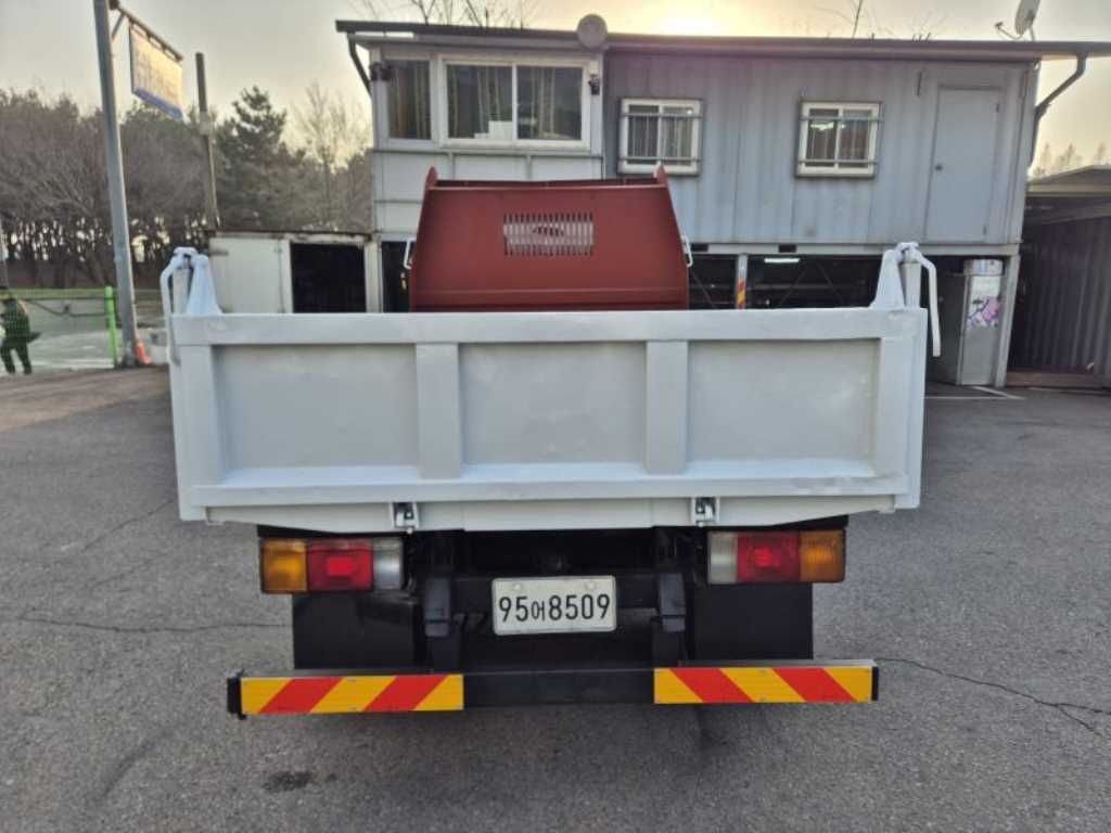 medium and large cargo dump - Vista 5