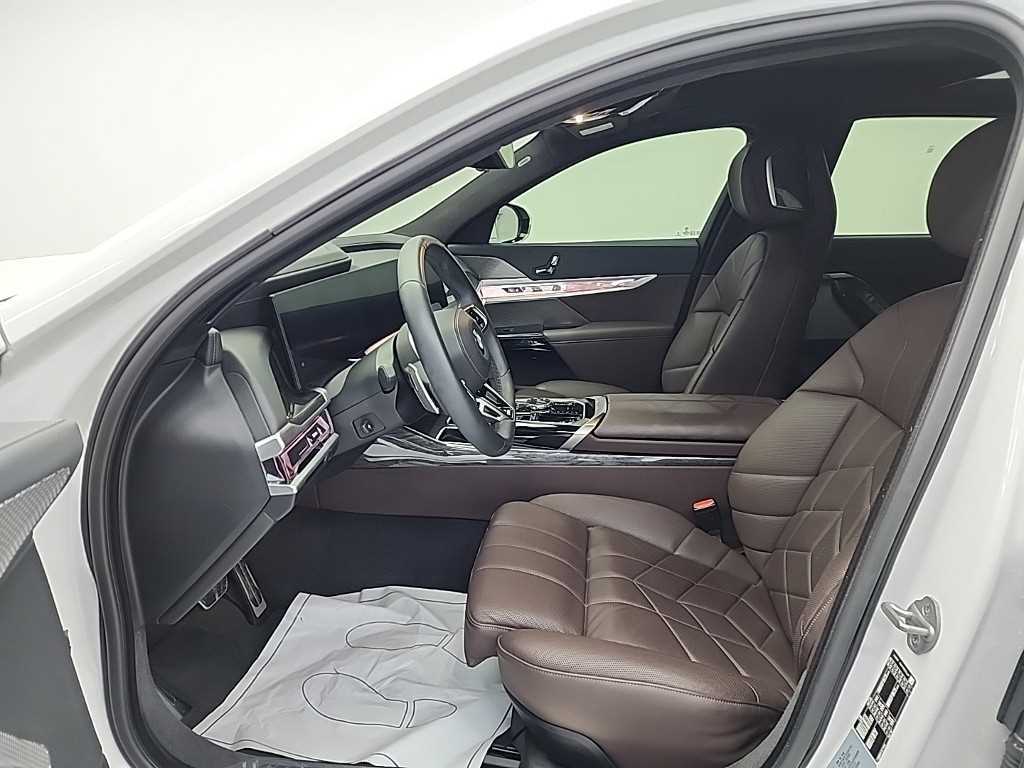 BMW 7 Series - Vista 11