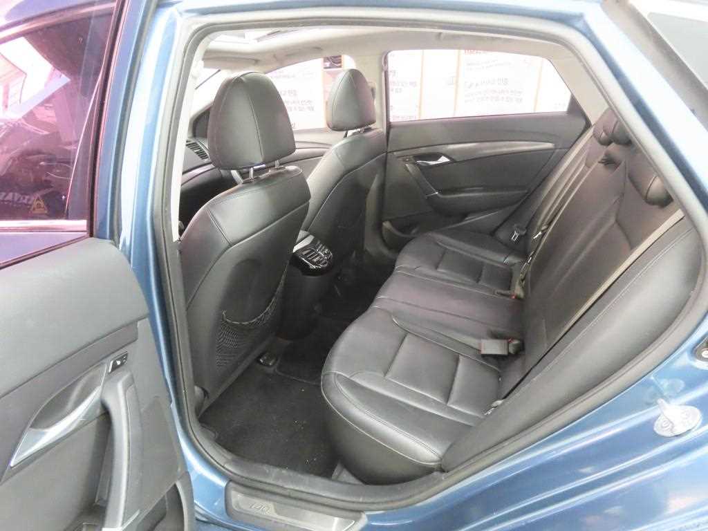 HYUNDAI i40 - Vista 6