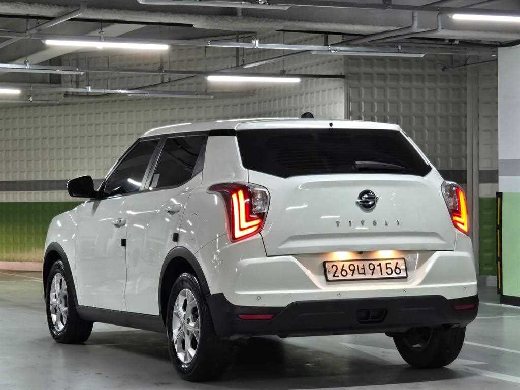 Ssangyong Tivoli - Vista 4
