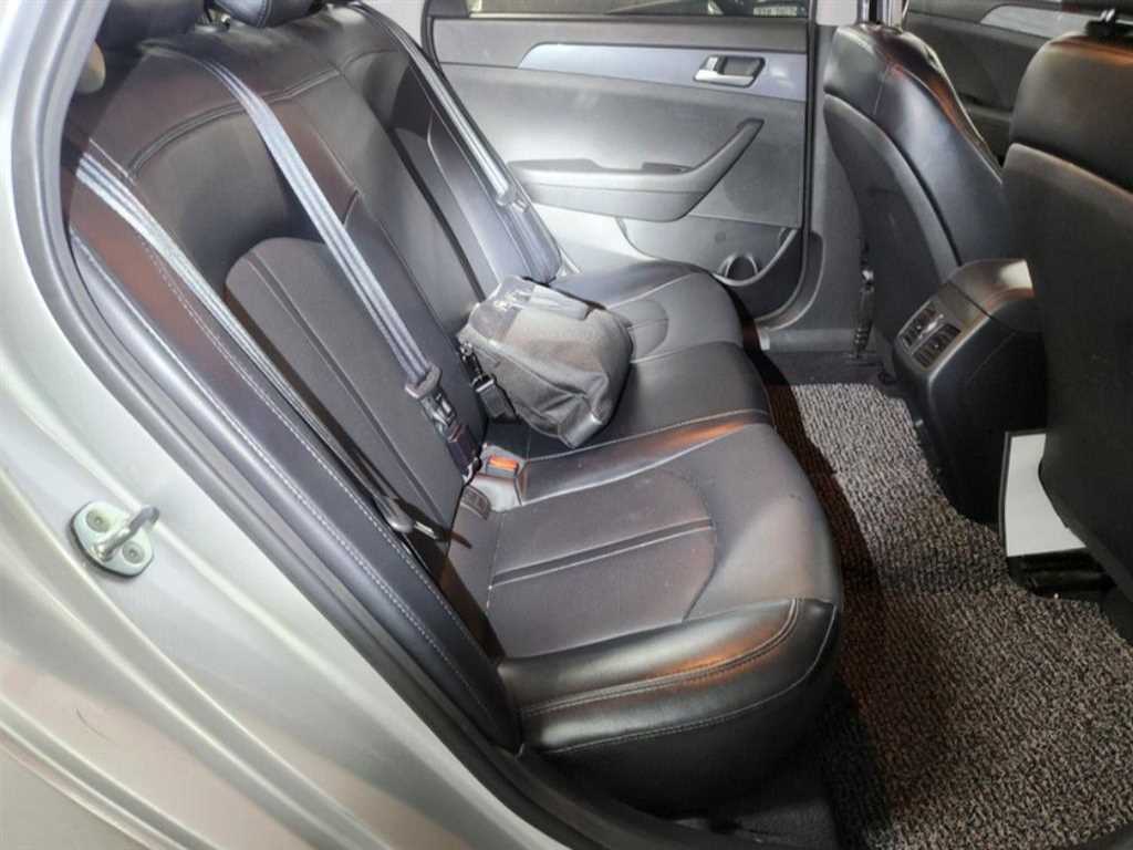 HYUNDAI Sonata - Vista 10