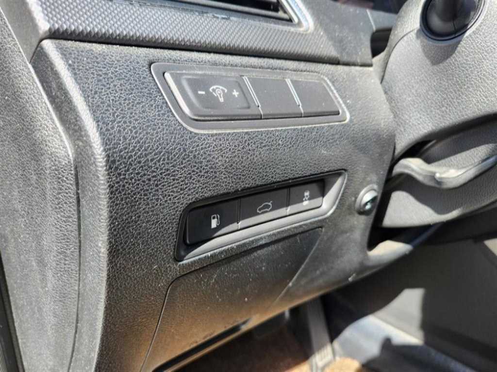 HYUNDAI Sonata - Vista 11