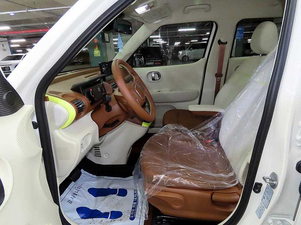 HYUNDAI Casper - Vista 6