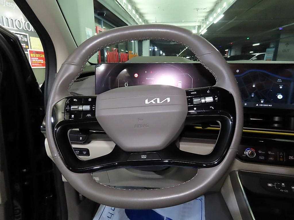 KIA Carnival - Vista 8
