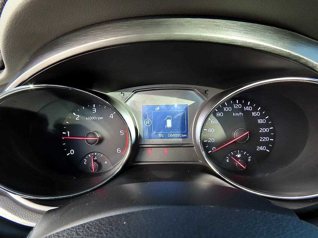 KIA Carnival - Vista 10