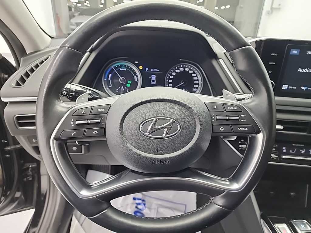 HYUNDAI Sonata - Vista 9