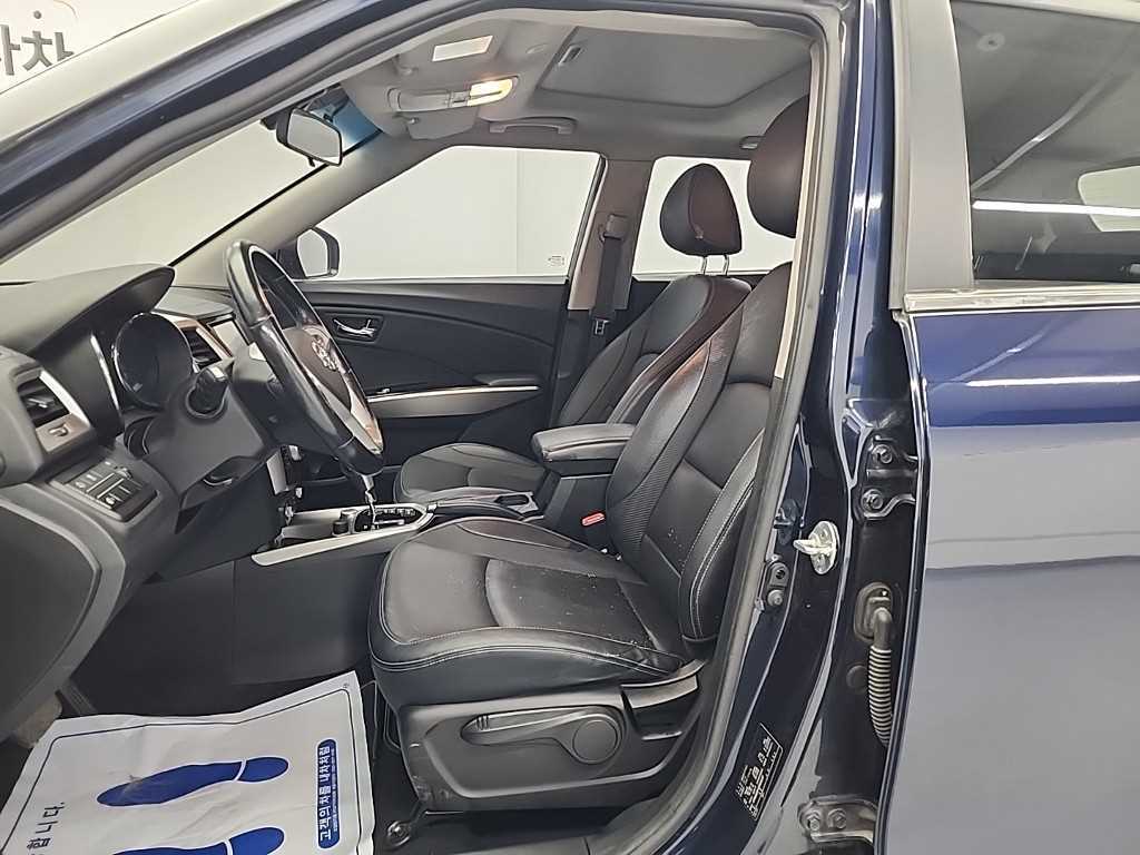 Ssangyong Tivoli - Vista 11