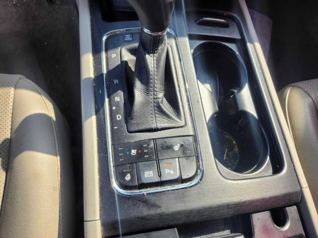 KIA Carnival - Vista 12