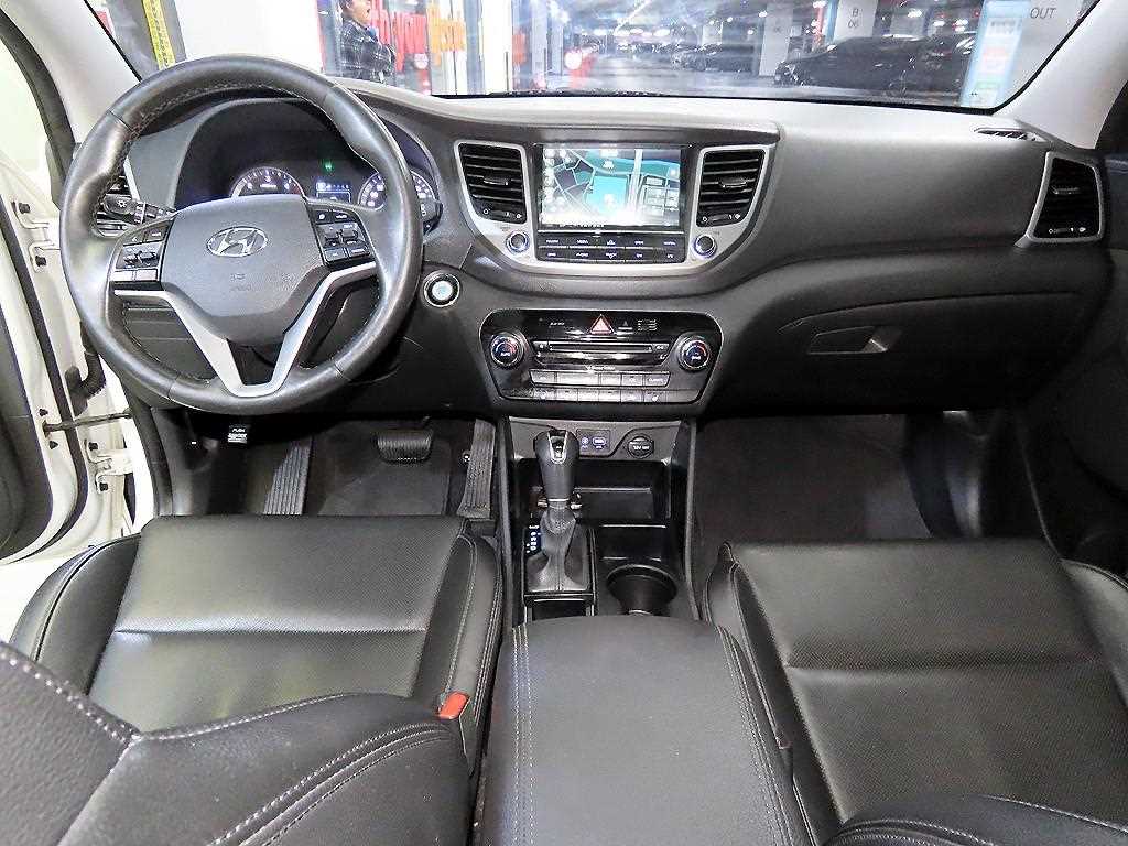 HYUNDAI Tucson - Vista 10