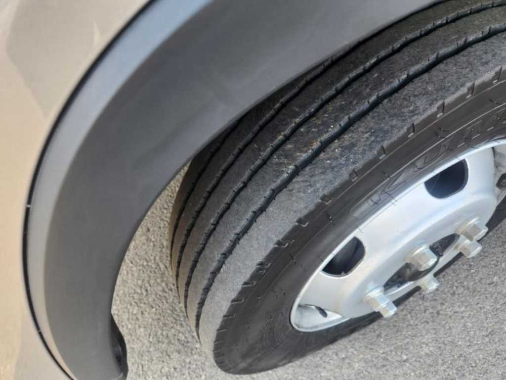 medium and large cargo truck 2024 Plateado - Importación desde Corea - HF Imports Iquique - Foto 15