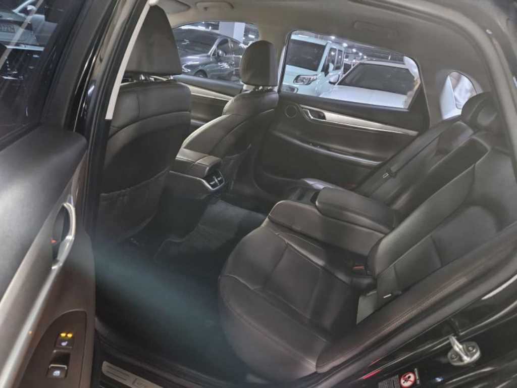 HYUNDAI Grandeur - Vista 7