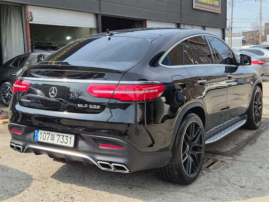Mercedes Benz GLE Class - Vista 4