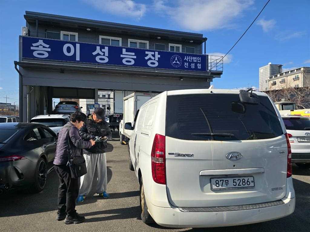 HYUNDAI Starex - Vista 3