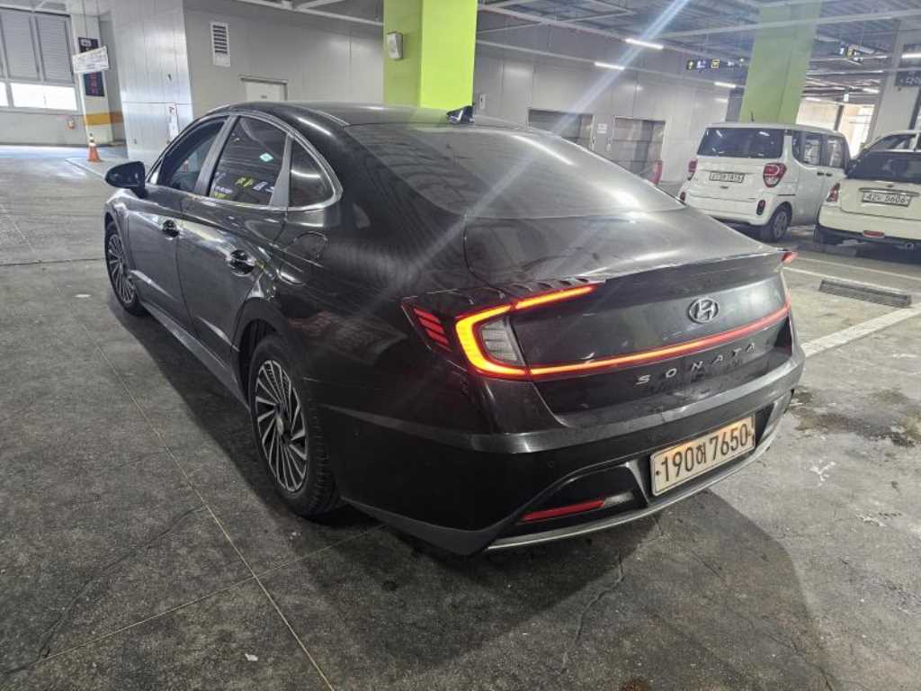 HYUNDAI Sonata - Vista 4