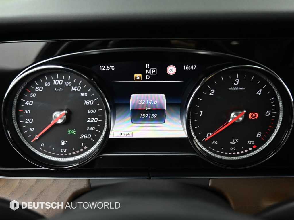 Mercedes Benz E class - Vista 8