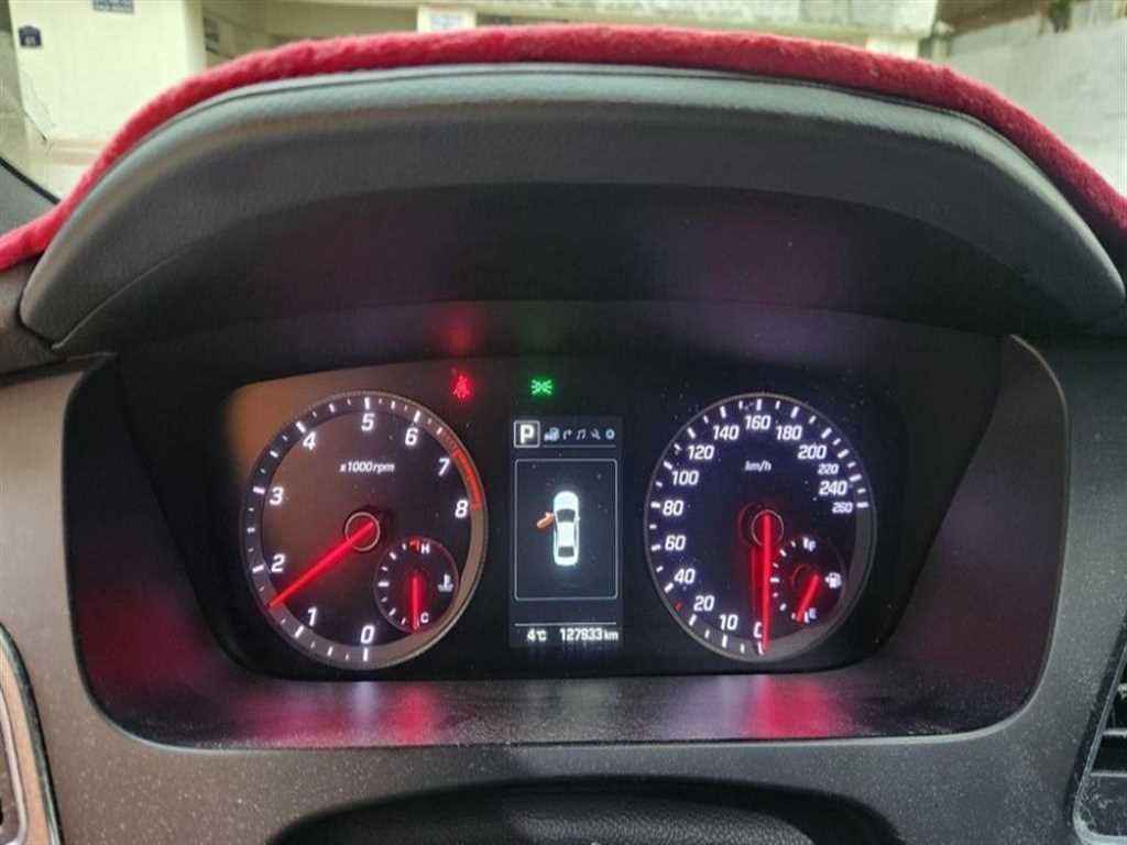 HYUNDAI Sonata - Vista 9