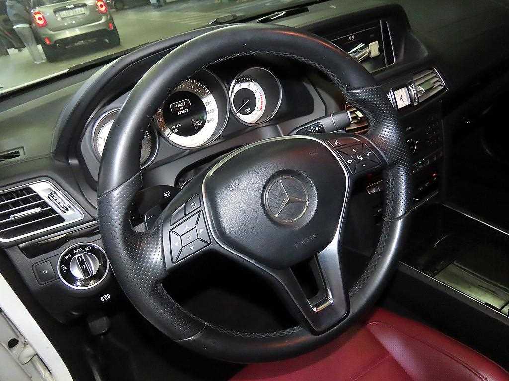 Mercedes Benz E class - Vista 11