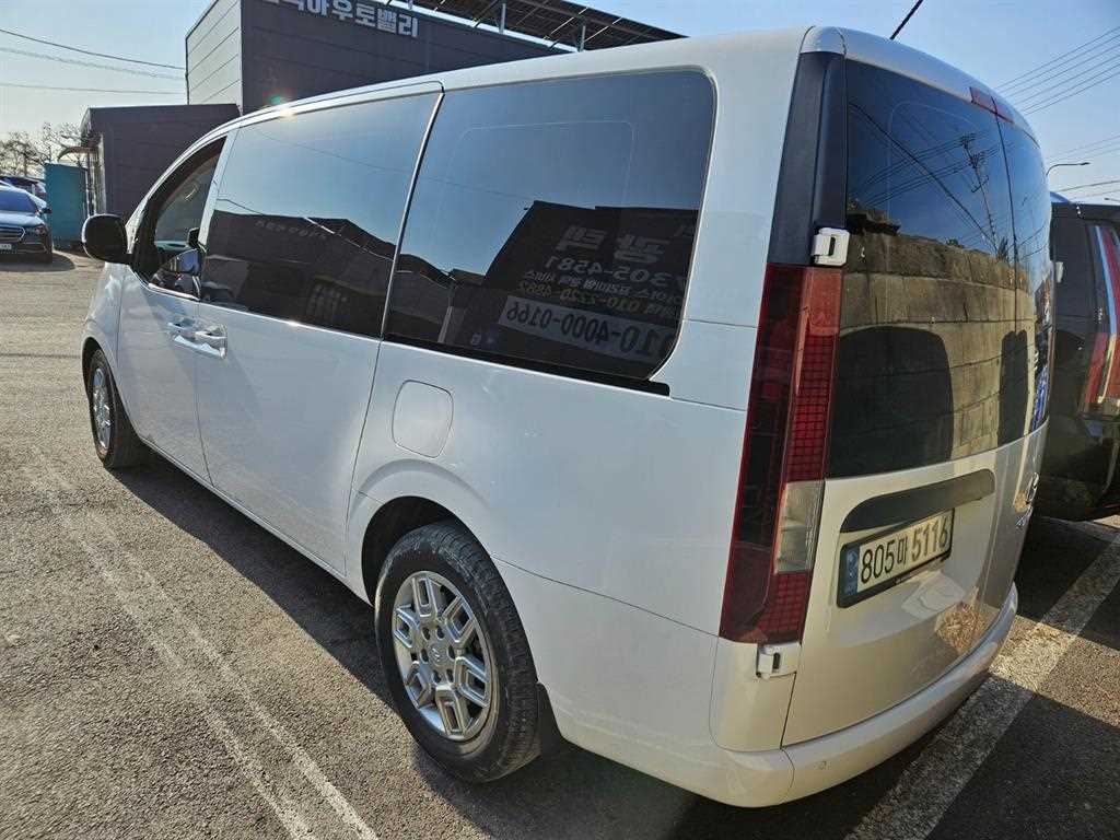 HYUNDAI Staria - Vista 3