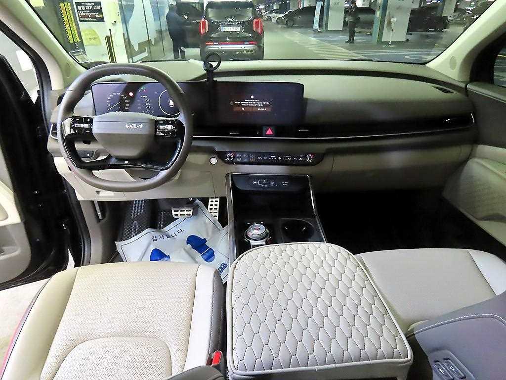 KIA Carnival - Vista 10