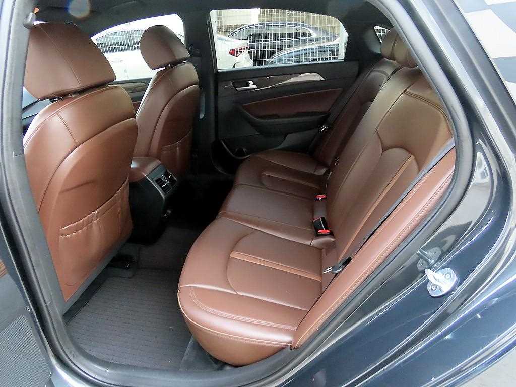 HYUNDAI Sonata - Vista 6