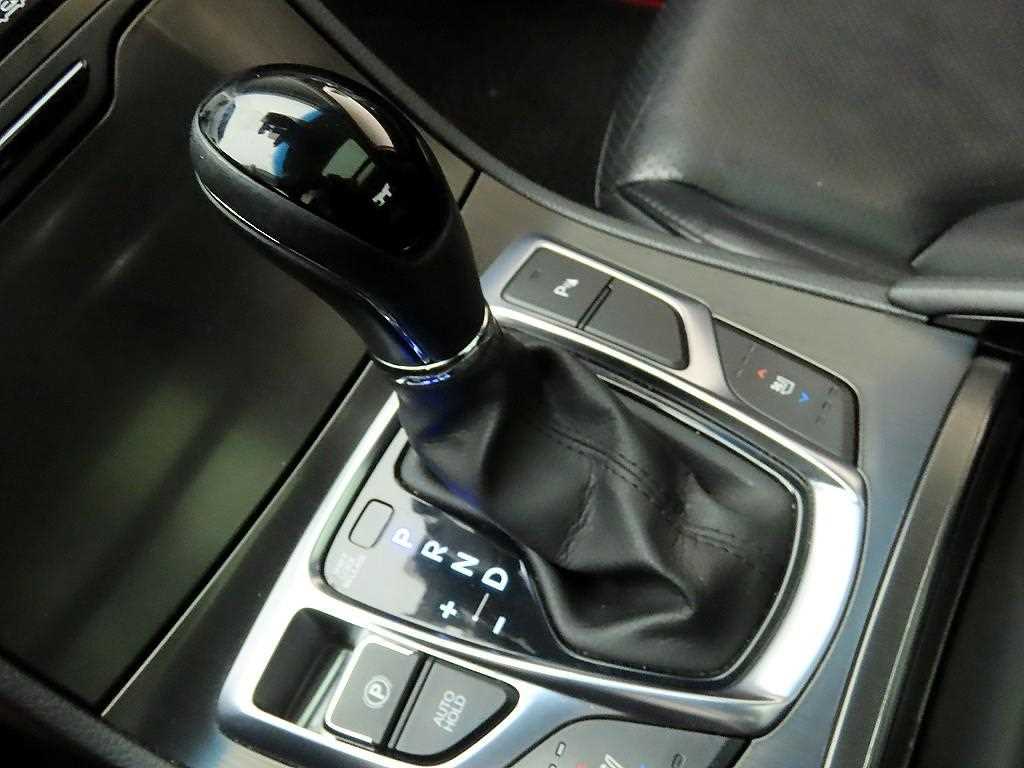 HYUNDAI Grandeur - Vista 10