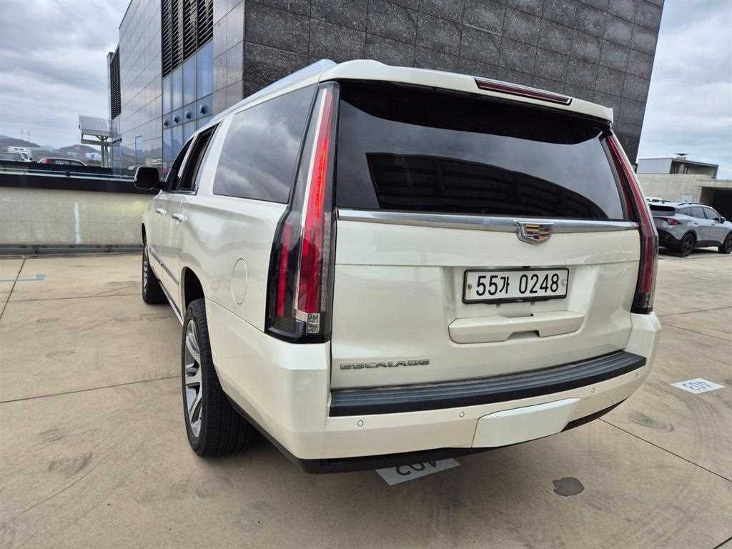 Cadillac Escalade - Vista 6