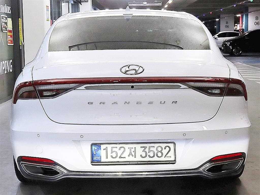 HYUNDAI Grandeur - Vista 5