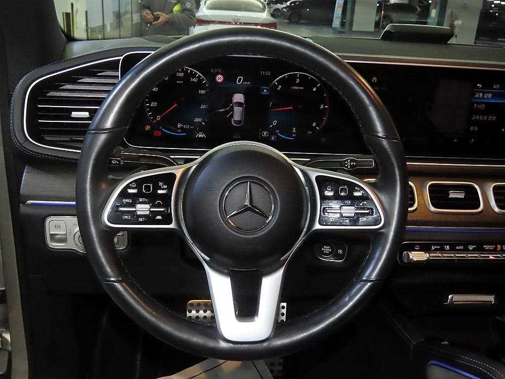 Mercedes Benz GLE Class - Vista 8